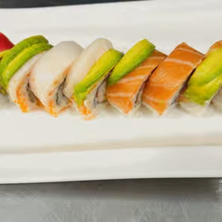 Delicious Rainbow Roll: A Sushi Sensation
