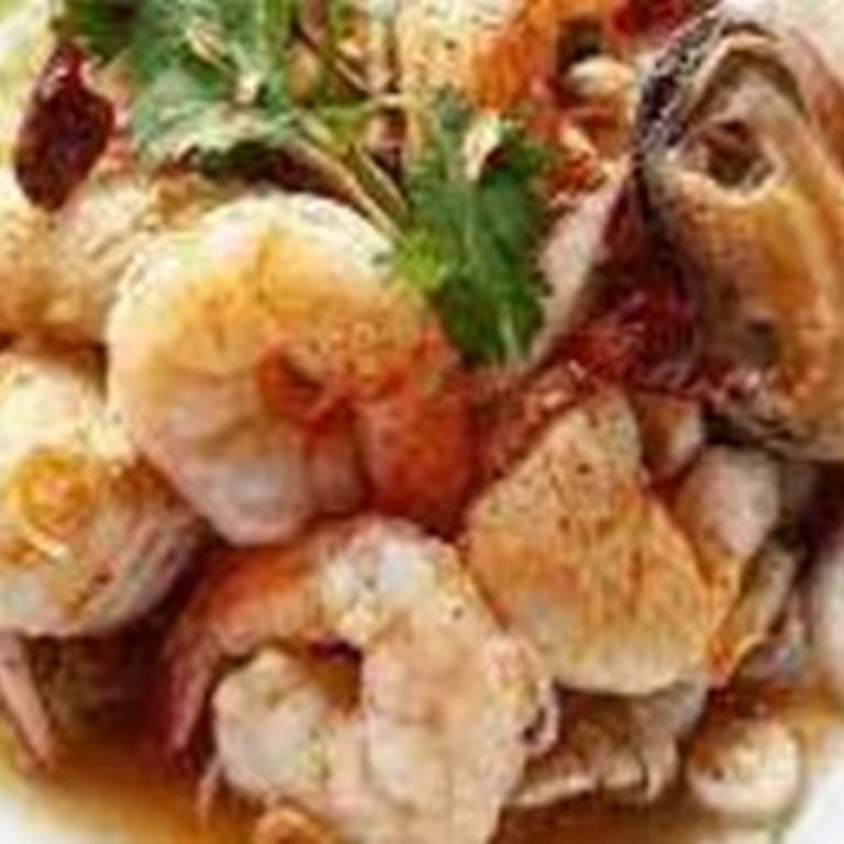 Fresh Seafood Delights: Sushi, Noodles, and More